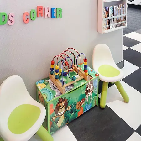 Ibis Styles Amsterdam Central Station-3