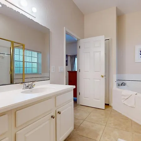 Newly Renovated Condo With Stunning View Of Pond Walking Trail And Tennis Courts-2