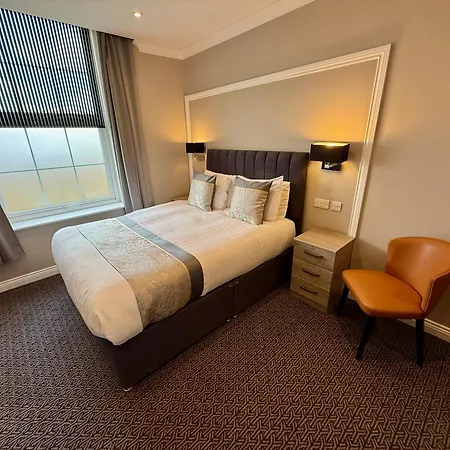 The Raven Hotel-3