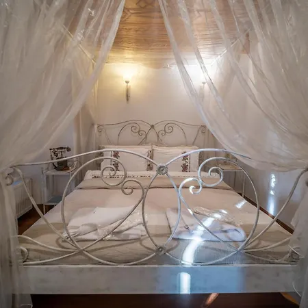 Hotel Des Etrangers - Special Category-3