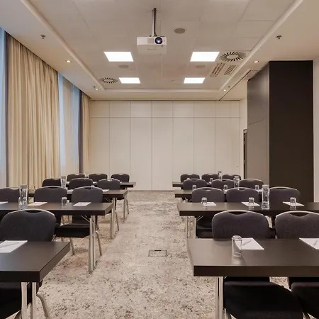 Radisson Hotel Brussels Centre Midi-3