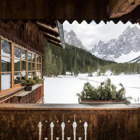 Hotel Dolomitenhof & Chalet Alte Post-3