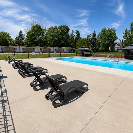 Ramada By Wyndham 1000 Islands Gananoque-3