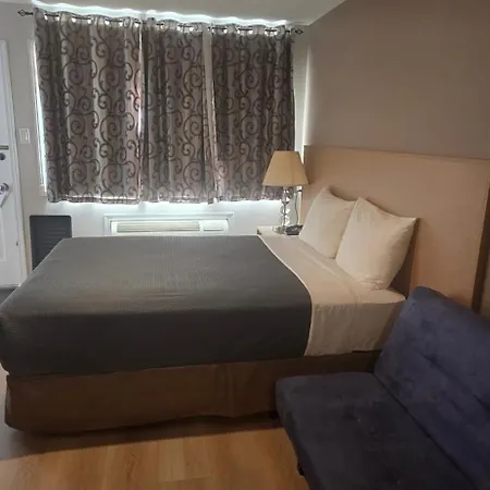 Parkway Motel & European Lodges-2