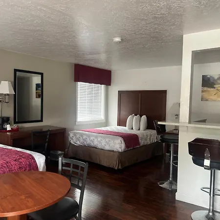 Red Carpet Inn Medford-2