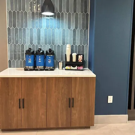 La Quinta Inn & Suites By Wyndham Duluth-Atlanta-3