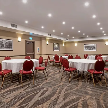 Best Western Plus Baker Street Inn-3
