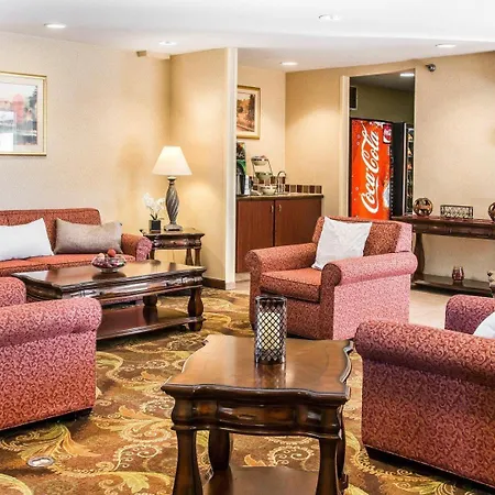 Quality Inn Holland - Toledo-3
