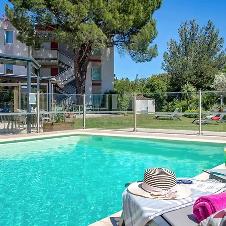 Ibis Salon De Provence-2