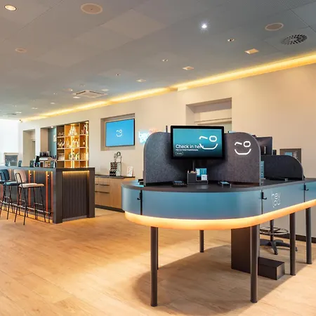 Hey Lou Hotel Friedrichshafen-3