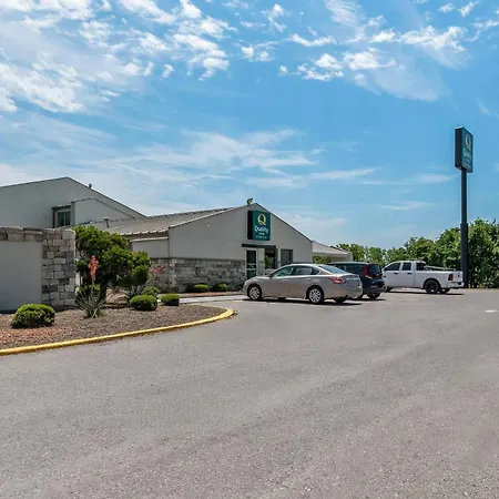 Quality Inn Shawnee North I-40-3