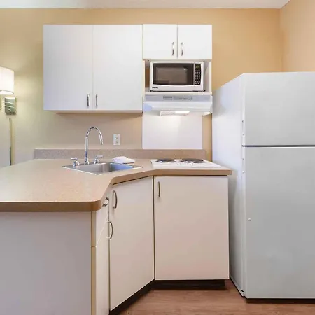 Extended Stay America Select Suites - Appleton - Fox Cities-3