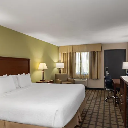 Baymont By Wyndham Oacoma-3