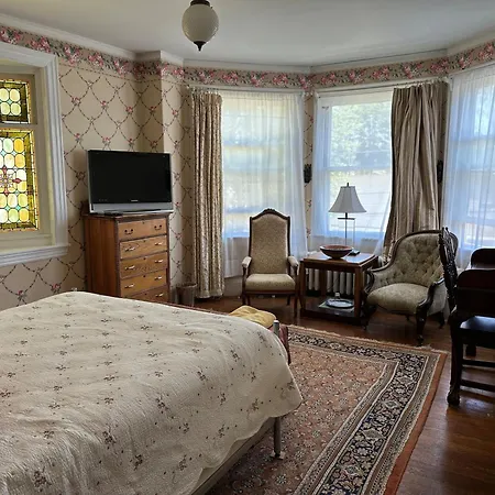 Munroe Inn Boutique Hotel-3