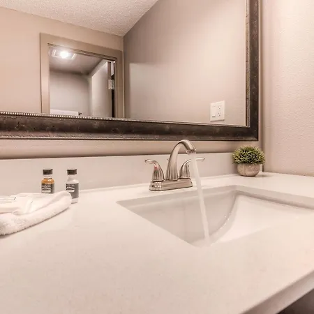 The Hotel Y, A Dazzler Select By Wyndham-3