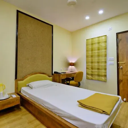 Hotel Rushabh Home-3