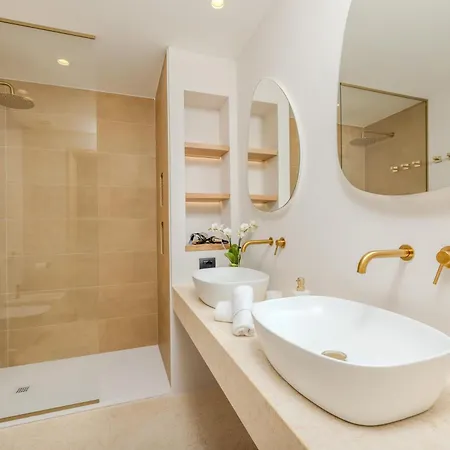 Antares Rooms And Suites-3