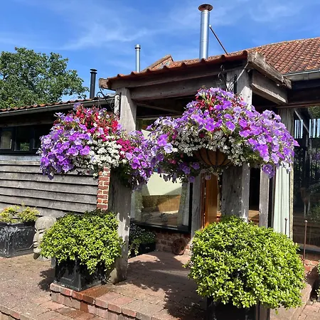 Old Field Barn Luxury B&B-2