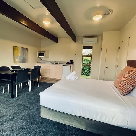 Cambridge Top 10 Holiday Park-2
