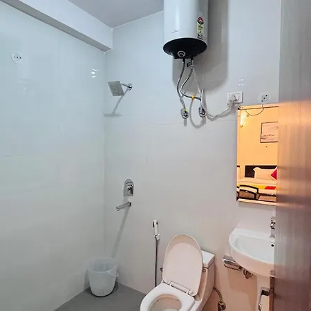 Hotel Marigold-2