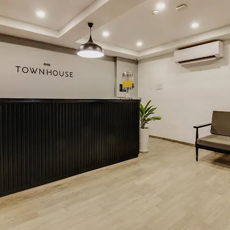 Super Townhouse 359 Begumpet Near Hyderabad Central-2