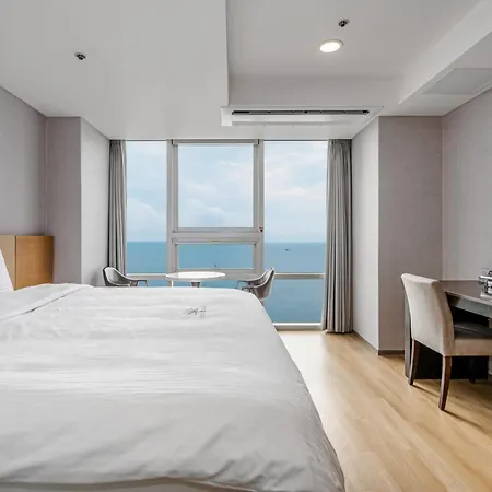 Haeundae Seacloud Hotel Residence-3