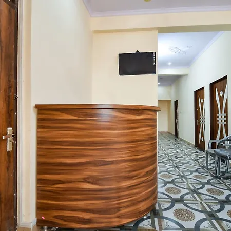 Oyo 70183 Sai Kripa Lodging-2