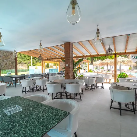 Bamboo Suites Hotel - Adults Only-2