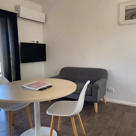Cobar Caravan Park-2