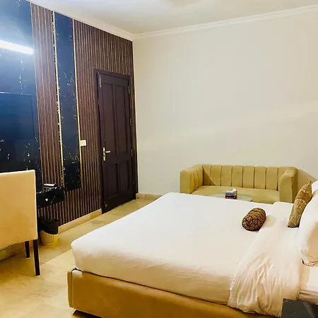 Royal Luxus Guest House-2
