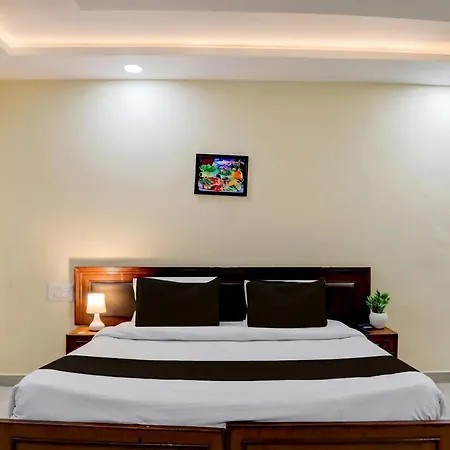 Hotel O Rae Bareli Railway Junction Formerly Nova Resorts & Luxury Farm-3