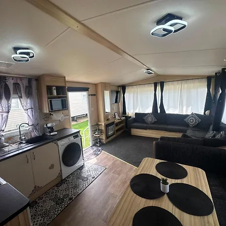 Holiday Park Caravan Fluffy In Harts Holiday Park-2