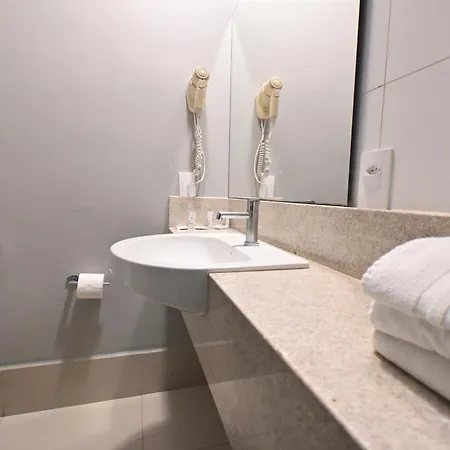 Hotel Primeinn Excelente Custo Beneficio E Taxas De Estacionamento Isentas-2