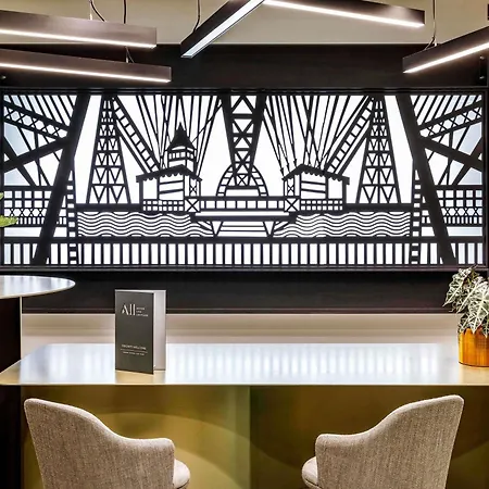 Mercure Newport-2