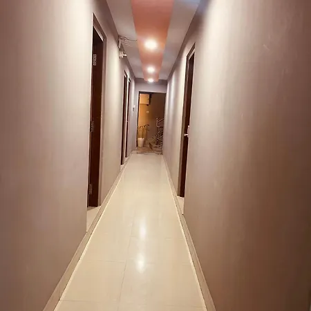 Guru Hotel And Lodge-2