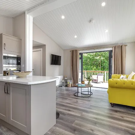 Charlesworth Lodges-2