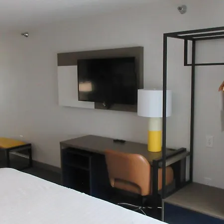 Comfort Inn & Suites Grand Forks Near Alerus Center-2