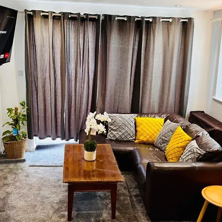 Sleeps 5 Free Parking Fast Wifi Near Hillsborough Easy Access To Sheffield City Centre And Peak District-2