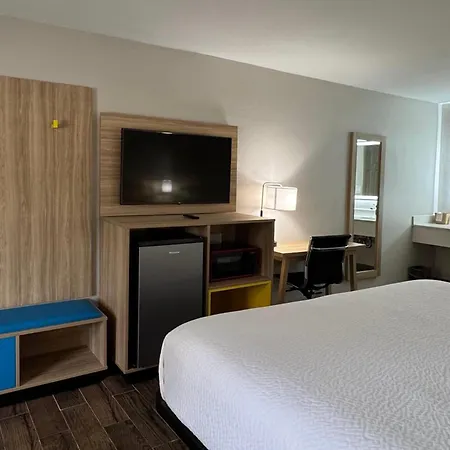 Days Inn By Wyndham Gainesville Hospital - University Area-2