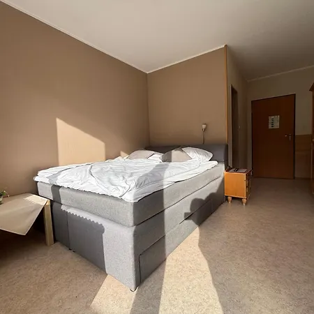 Simplex Stays Hotel Lauer-2