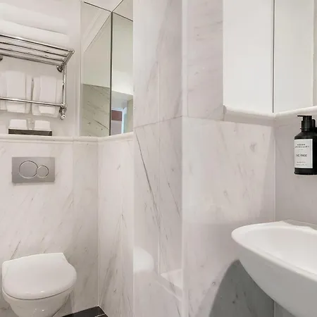 Guild Hotel Marble Arch-3