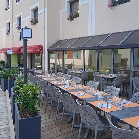 Kyriad Hotel Nevers Centre-3