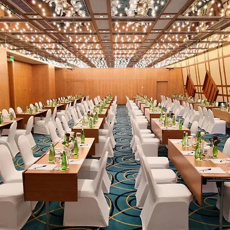 Oryx Grand Hotel Jebel Hafeet-3