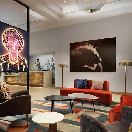 Hotel Zessa Orange County Airport, A Doubletree By Hilton-3