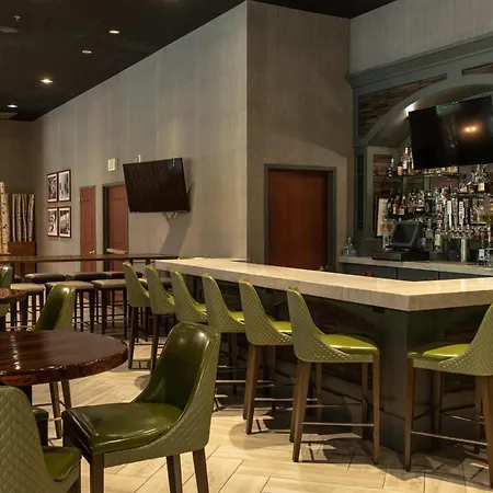 Hotel Zessa Orange County Airport, A Doubletree By Hilton-2