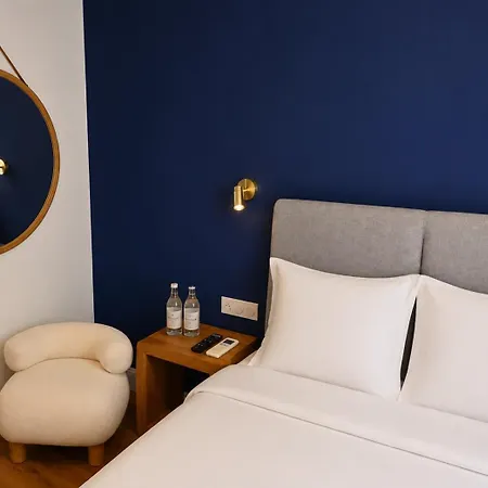 Hotel De La Mer-3