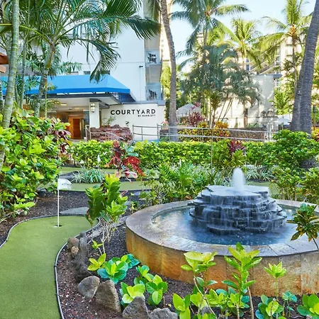 Courtyard By Marriott Waikiki Beach-3