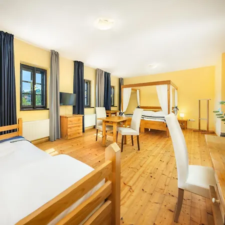 Hotel Garni Mysi Dira-2