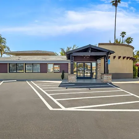 Quality Inn & Suites Santa Maria-2