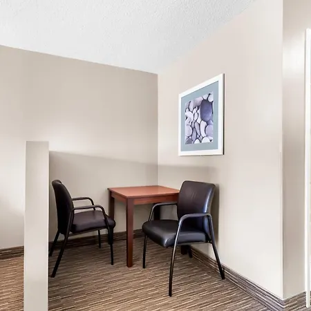 Quality Inn & Suites Gorham White Mountains-3